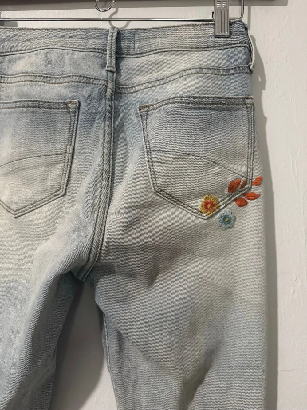 Driftwood light blue floral Embroidered Raw edge skinny jeans 26